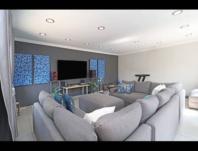 4 BEDROOM FREEHOLD FOR SALE IN SYDENHAM